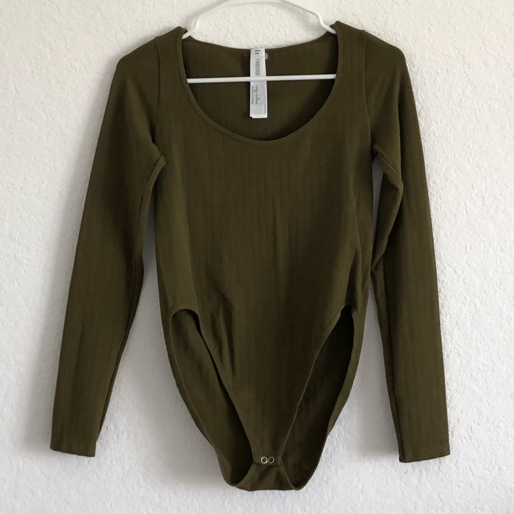 FOREVER 21 seamless bodysuit